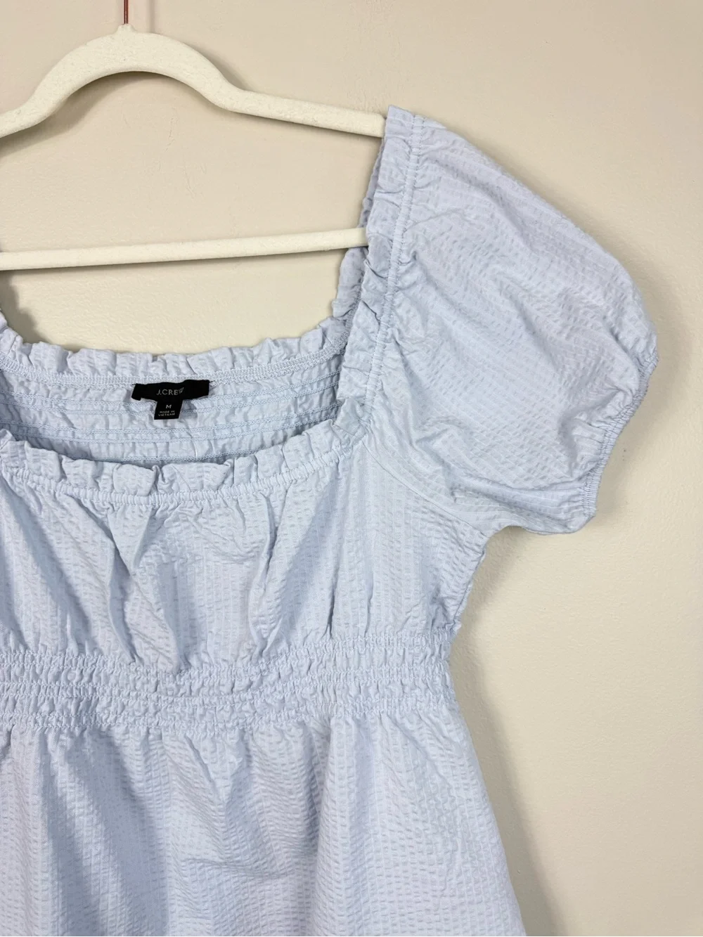 J. Crew Seersucker Smocked Medium Top Blue Puff Sleeve Peplum Preppy Resort Vaca